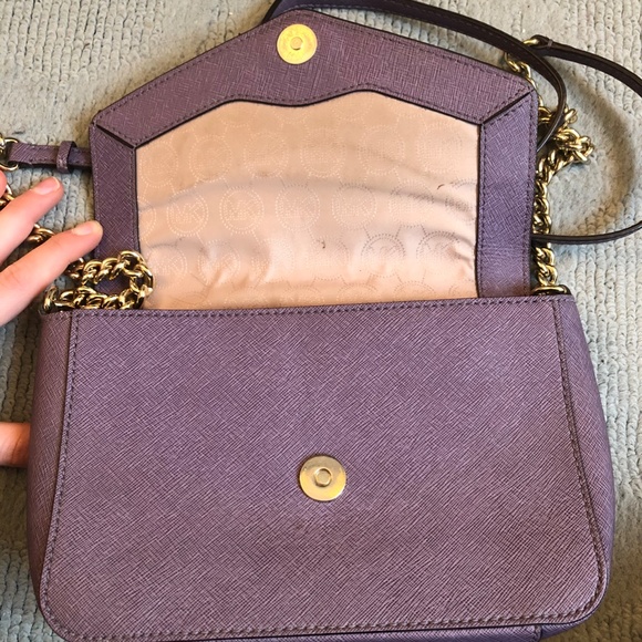 COPY - Michael Kors Lavender Crossbody Bag - Picture 3 of 4
